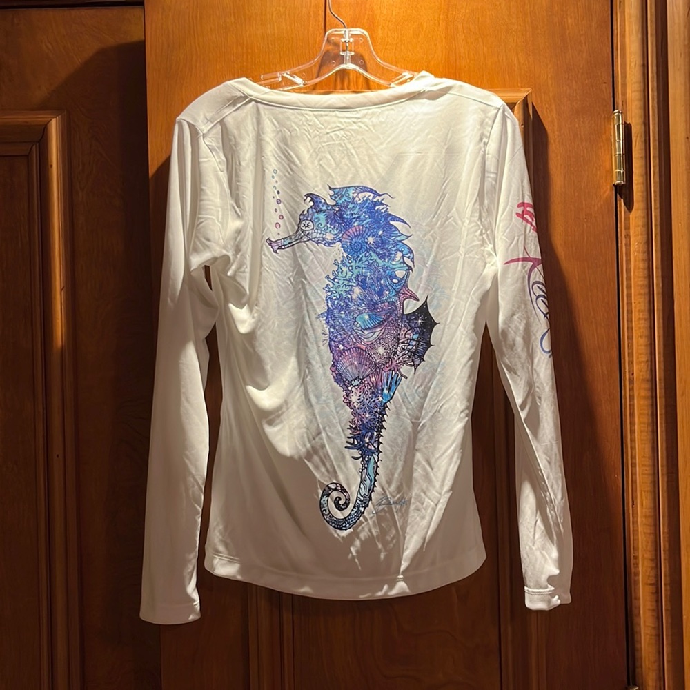 Seahorse fishing shirt women’s size small UV/SPF